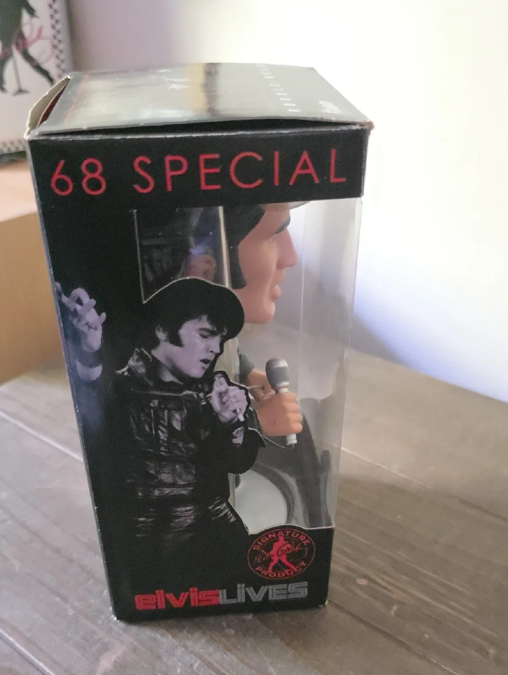 Wacky Wobbler Elvis Bobble-Head - Black Outfit - Picture 2 of 3